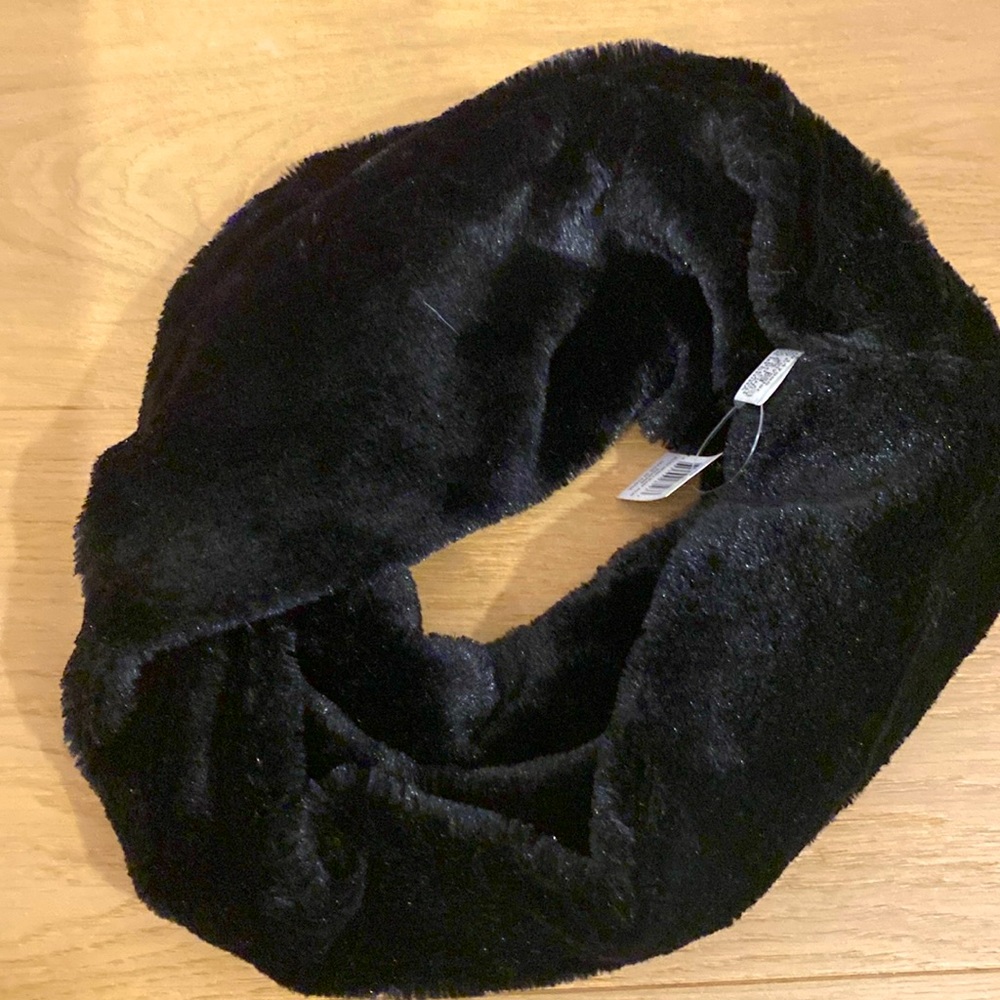 Cute black plush infinity scarf. Tags on. Never worn.